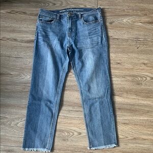 Old Navy woman Straight-Leg Light Blue Jeans with Raw Hem